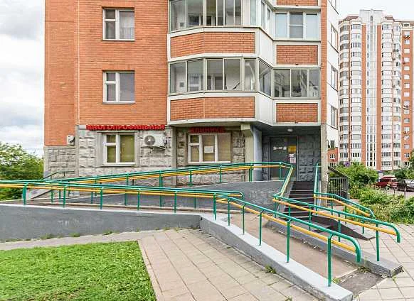 Клиника на улице Академика Янгеля