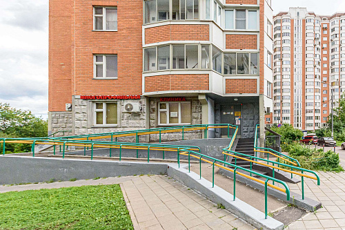 Клиника на улице Академика Янгеля